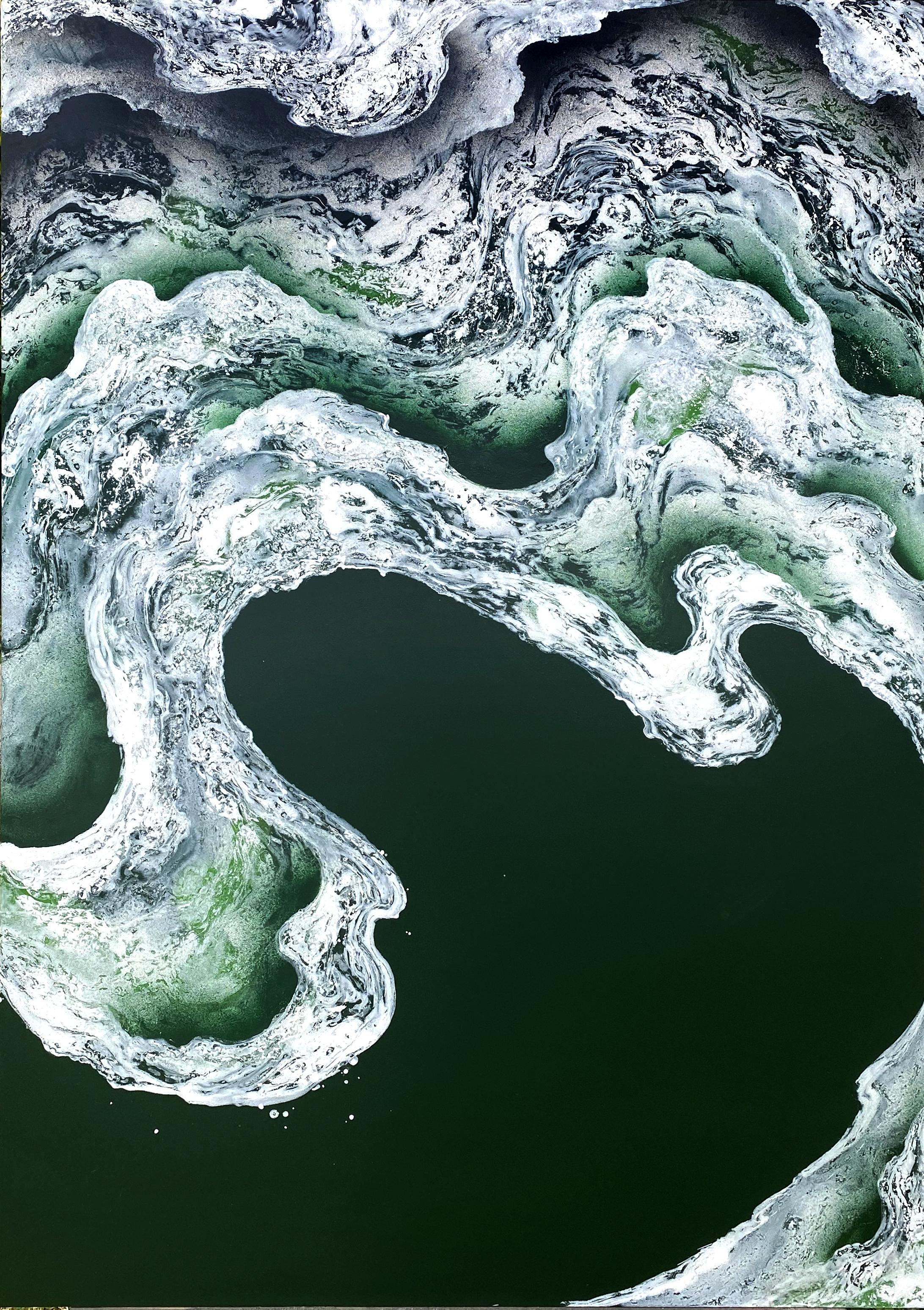 LIGNES D’ECUMES 3.2, 2021, Oil and spray on wood panel, 100 x 70 cm